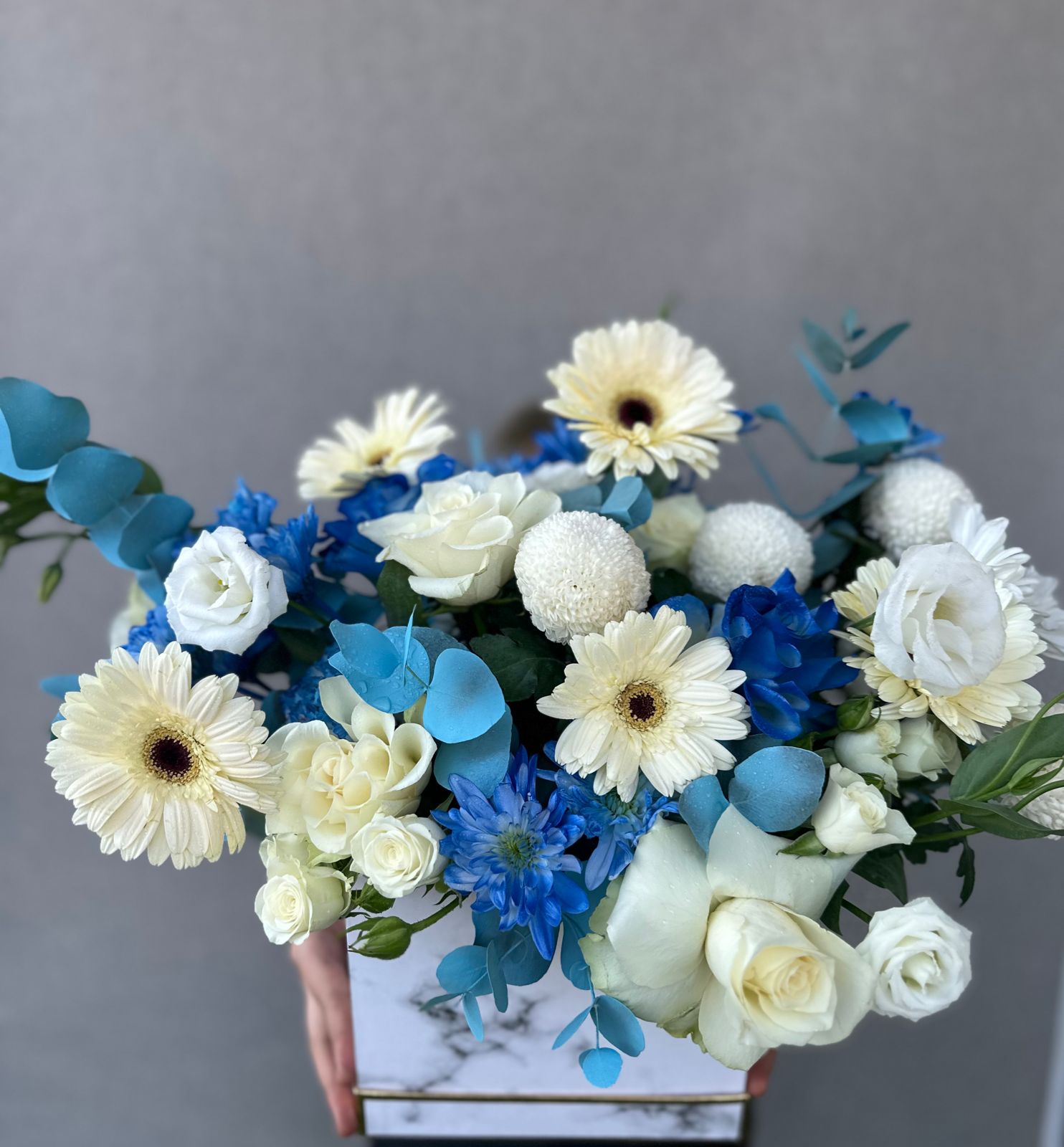 order blue and white flower box