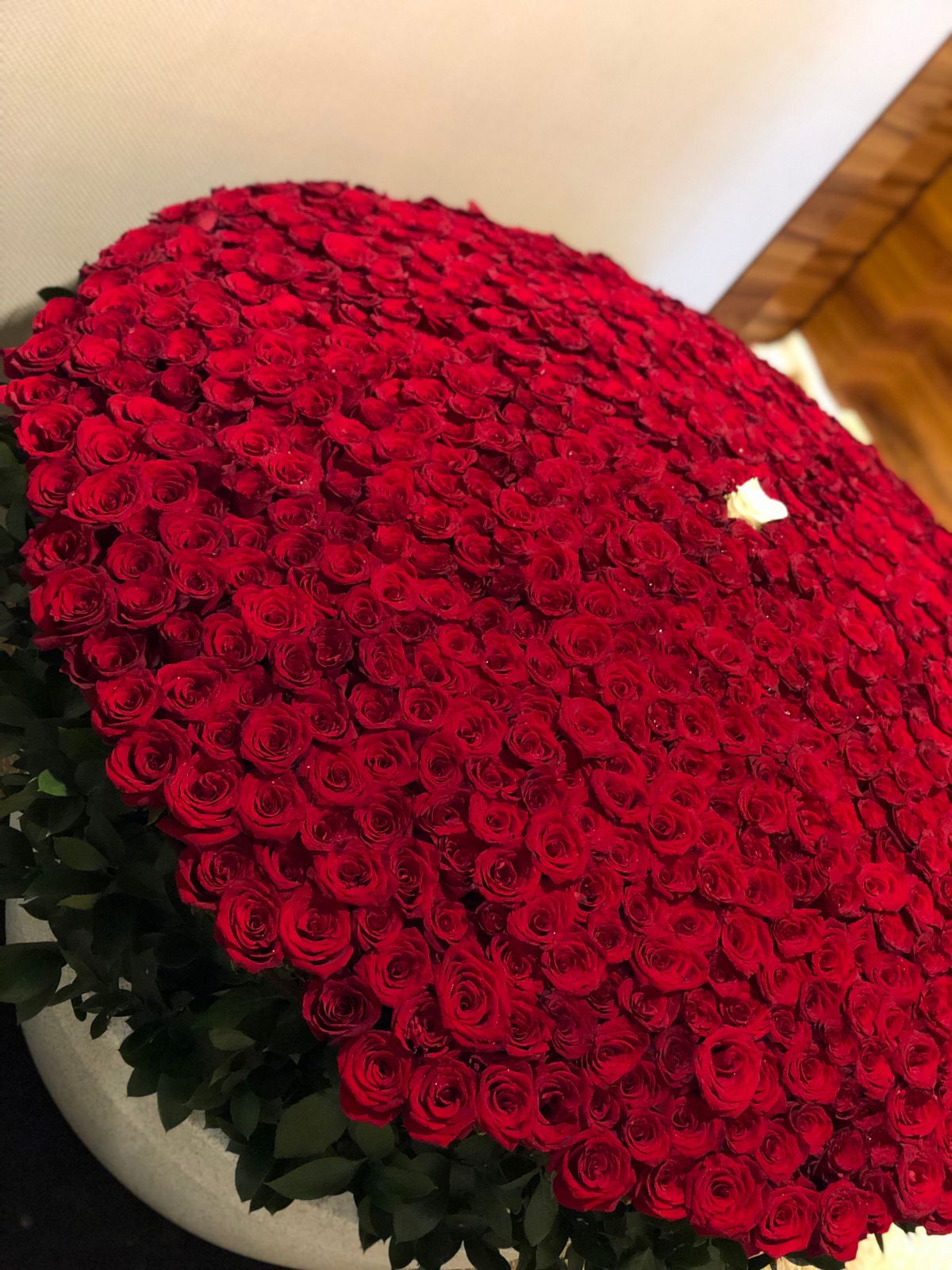 24 hours online delivery red roses